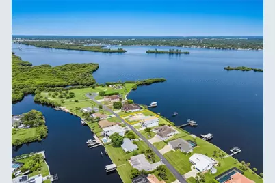 2053 Club House Rd, North Fort Myers, FL 33917 - Photo 9