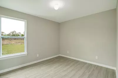 833 Chantilly St E, Lehigh Acres, FL 33974 - Photo 23