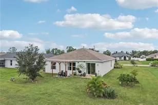 1607 NE 35th Ln, Cape Coral, FL 33909 - Photo 25