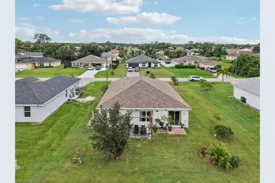 1607 NE 35th Ln, Cape Coral, FL 33909 - Photo 23