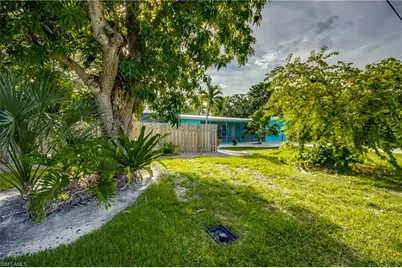 2660 Date St, Saint James City, FL 33956 - Photo 3