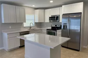 608 SE 46th Ln, Cape Coral, FL 33904 - Photo 5