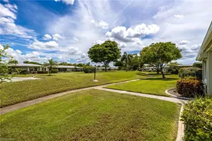 5569 Pendlewood Ln, Fort Myers, FL 33919 - Photo 37