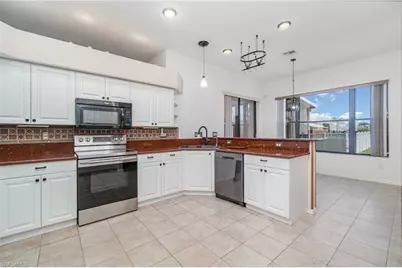 2725 SW 28th Pl, Cape Coral, FL 33914 - Photo 3