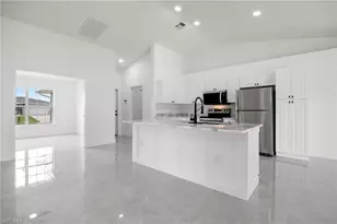 1718 NE 40th Ln, Cape Coral, FL 33909 - Photo 15