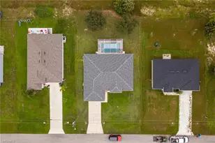 1718 NE 40th Ln, Cape Coral, FL 33909 - Photo 39