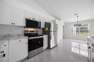 1718 NE 40th Ln, Cape Coral, FL 33909 - Photo 11