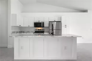 1718 NE 40th Ln, Cape Coral, FL 33909 - Photo 9