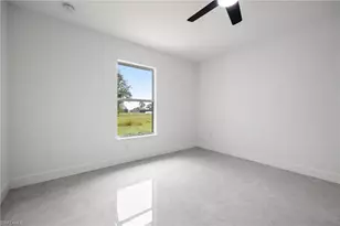 1718 NE 40th Ln, Cape Coral, FL 33909 - Photo 27