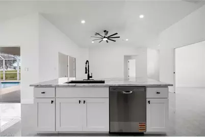 1718 NE 40th Ln, Cape Coral, FL 33909 - Photo 13