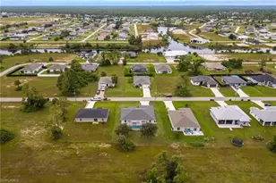 1718 NE 40th Ln, Cape Coral, FL 33909 - Photo 45