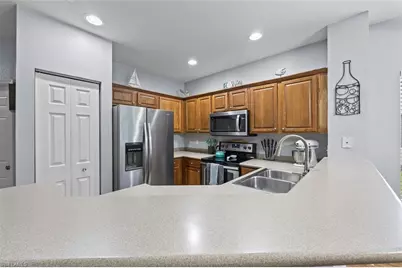 8169 Pacific Beach Dr, Fort Myers, FL 33966 - Photo 5