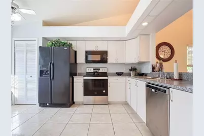 2001 Corona Del Sire Dr, North Fort Myers, FL 33917 - Photo 7