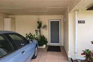 5705 Harbour Club Rd, Fort Myers, FL 33919 - Photo 5