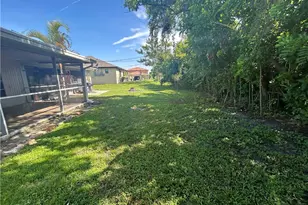 1239 SE 23rd Pl, Cape Coral, FL 33990 - Photo 5