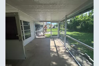 1239 SE 23rd Pl #Right side, Cape Coral, FL 33990 - Photo 13