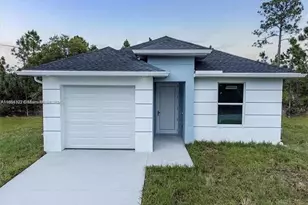 538 Brue Ave S, Lehigh Acres, FL 33974 - Photo 1
