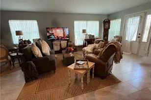 200 Village Circle, Labelle, FL 33935 - Photo 7