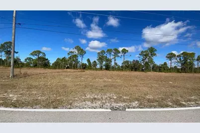 637 Wilmington Pkwy, Cape Coral, FL 33993 - Photo 1