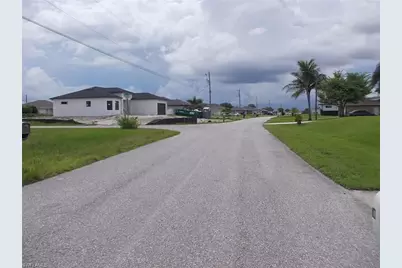 538 NW 25th Ter, Cape Coral, FL 33993 - Photo 5