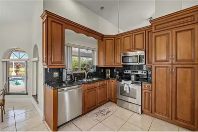 2138 SE 5th Pl, Cape Coral, FL 33990 - Photo 9