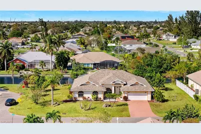 2138 SE 5th Pl, Cape Coral, FL 33990 - Photo 5