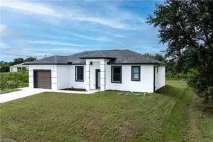 2804 73rd St W, Lehigh Acres, FL 33971 - Photo 3