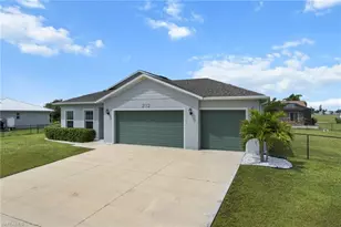 2112 NE 4th Pl, Cape Coral, FL 33909 - Photo 23