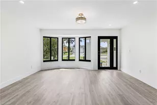 1721 SE 44th St, Cape Coral, FL 33904 - Photo 11