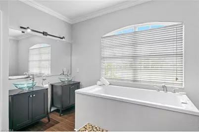 1049 NW 38th Pl, Cape Coral, FL 33993 - Photo 11