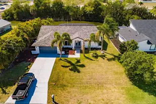 8 NE 8th Pl, Cape Coral, FL 33909 - Photo 9