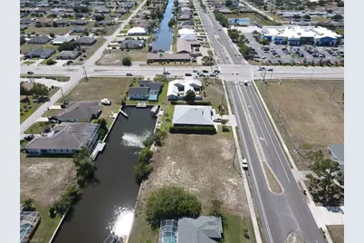 718 Mohawk Pkwy, Cape Coral, FL 33914 - Photo 5