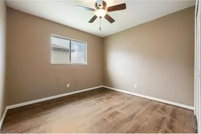 906 SW 11th Pl, Cape Coral, FL 33991 - Photo 9