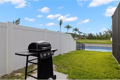 1137 SW 18th Ct, Cape Coral, FL 33991 - Photo 25