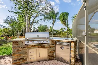 201 SE 28th Ter, Cape Coral, FL 33904 - Photo 19