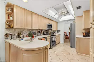 3605 Country Club Blvd, Cape Coral, FL 33904 - Photo 7