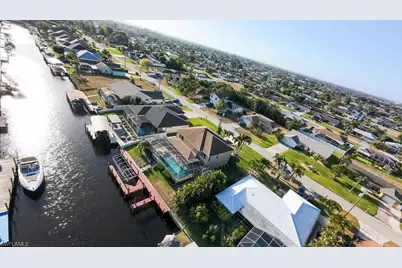 1827 SE 12th St, Cape Coral, FL 33990 - Photo 31