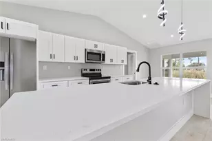 4018 NE 23rd Pl, Cape Coral, FL 33909 - Photo 5