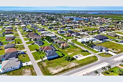 9 SW 37th Pl, Cape Coral, FL 33991 - Photo 11