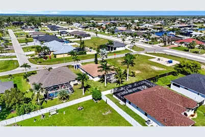 9 SW 37th Pl, Cape Coral, FL 33991 - Photo 9