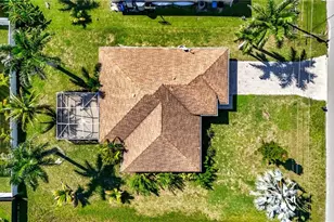 9 SW 37th Pl, Cape Coral, FL 33991 - Photo 7