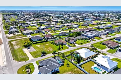 9 SW 37th Pl, Cape Coral, FL 33991 - Photo 5