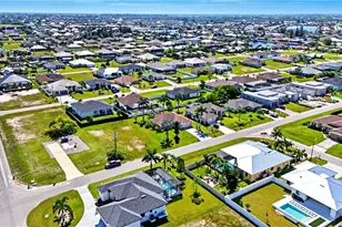 9 SW 37th Pl, Cape Coral, FL 33991 - Photo 5