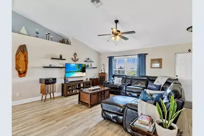 2707 NE 5th Pl, Cape Coral, FL 33909 - Photo 9