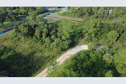 2525 Catron Cir, Lehigh Acres, FL 33971 - Photo 5