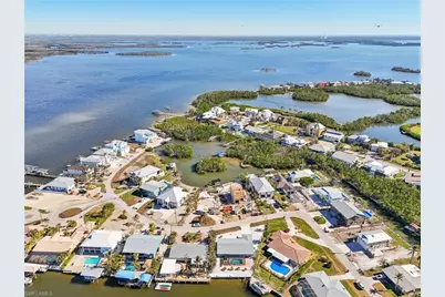 301 Seminole Way, Fort Myers Beach, FL 33931 - Photo 3