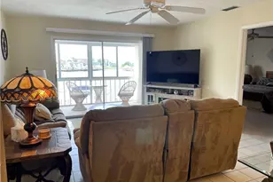 1714 Bikini Ct, Cape Coral, FL 33904 - Photo 3