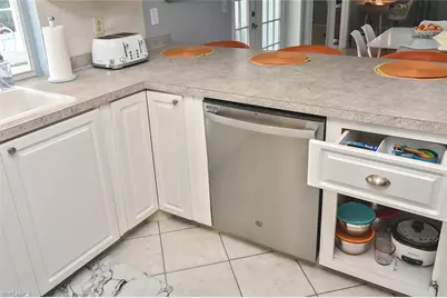 138 SE 30th St, Cape Coral, FL 33904 - Photo 15