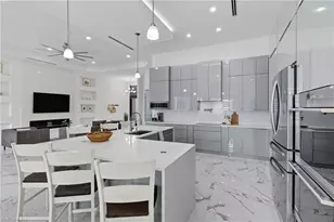 802 El Dorado Pkwy E, Cape Coral, FL 33904 - Photo 9