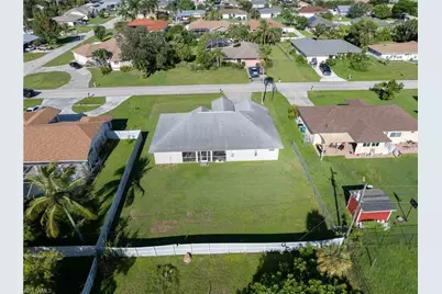 1233 SE 23rd Ave, Cape Coral, FL 33990 - Photo 7